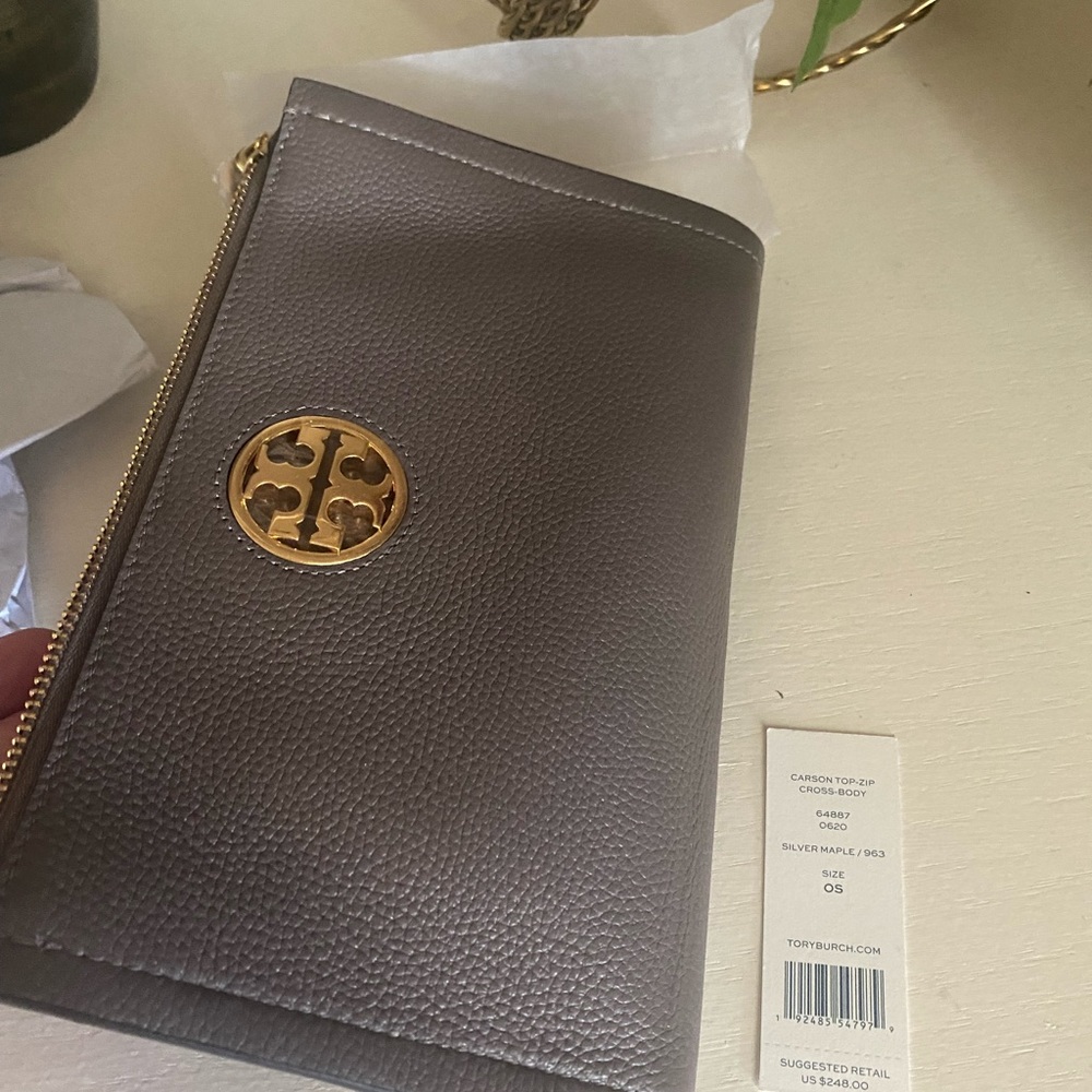 Tory Burch Carson crossbody 👌🏼😍 - Picture 8 of 9